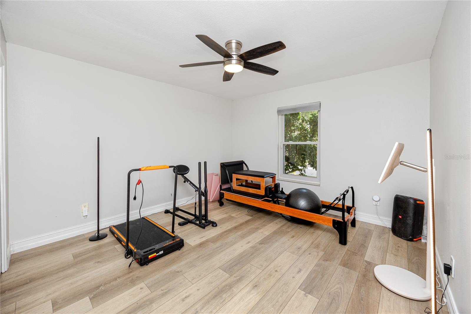 Image 27 of 48 For 27 Summit Lane