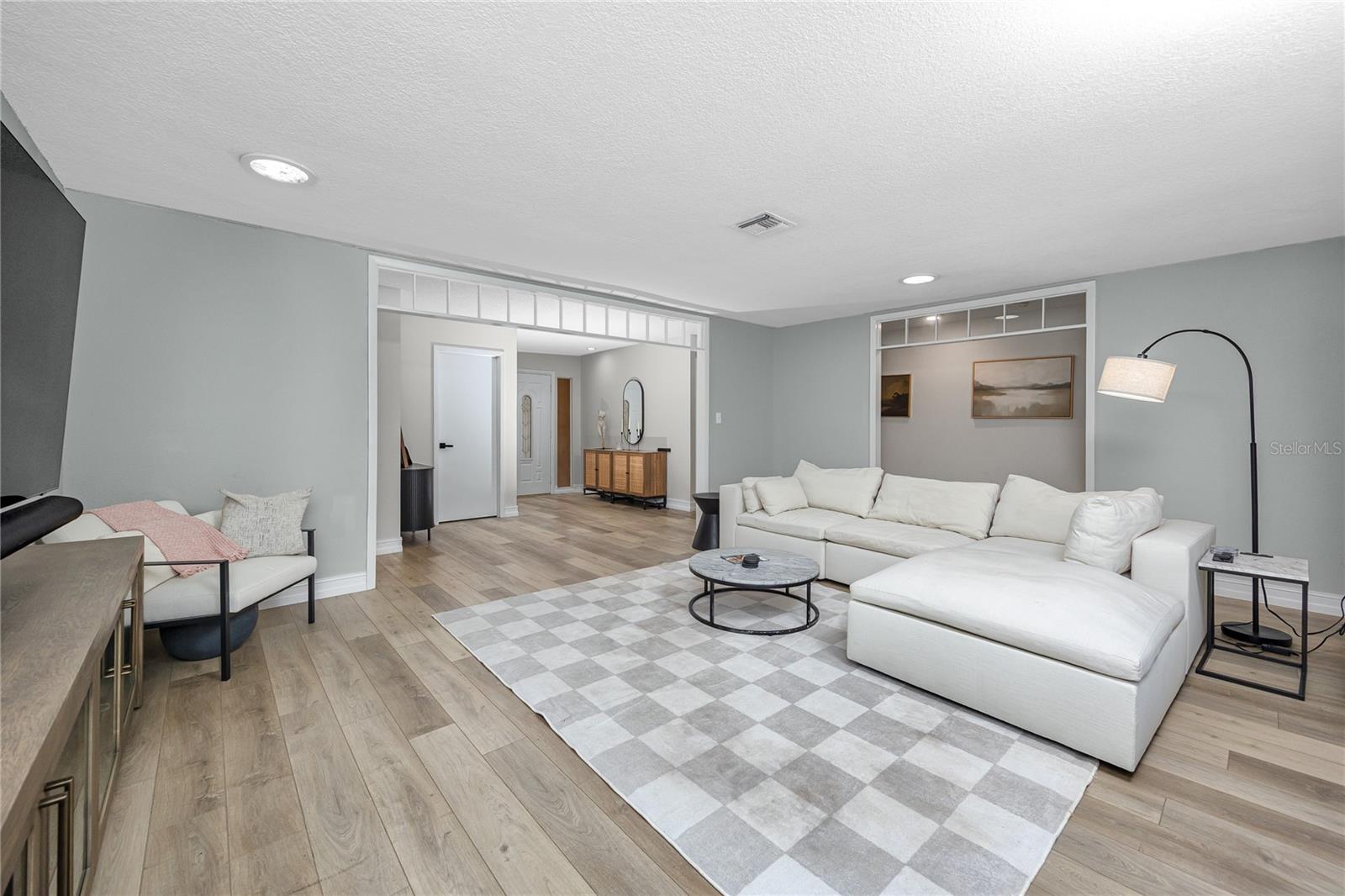 Image 5 of 48 For 27 Summit Lane