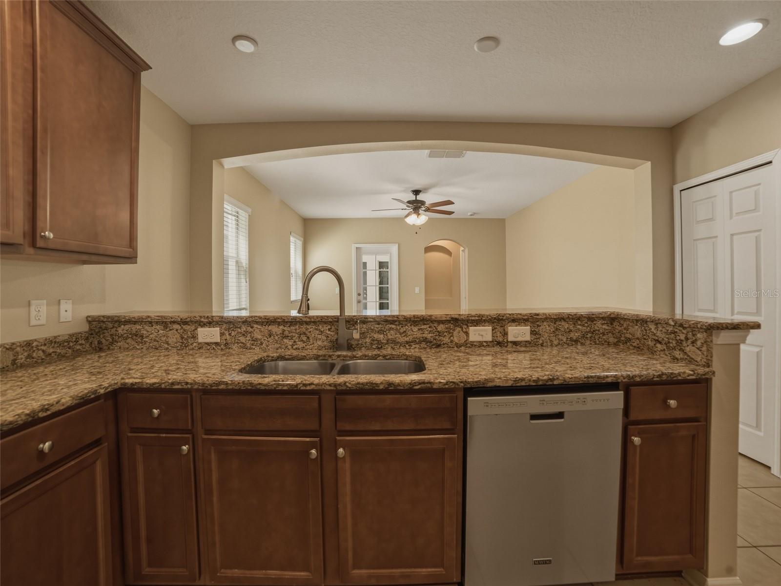 Image 9 of 35 For 5941 Beaconpark Street