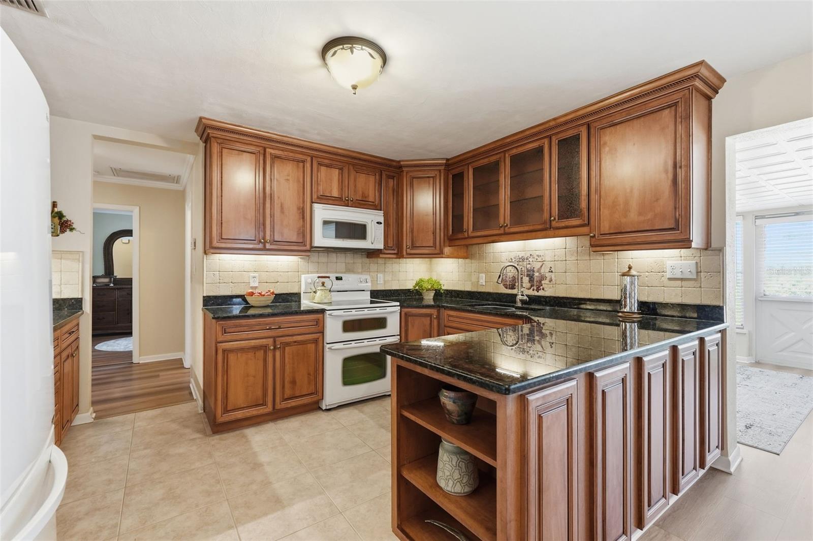 Image 11 of 44 For 700 Spencer Avenue