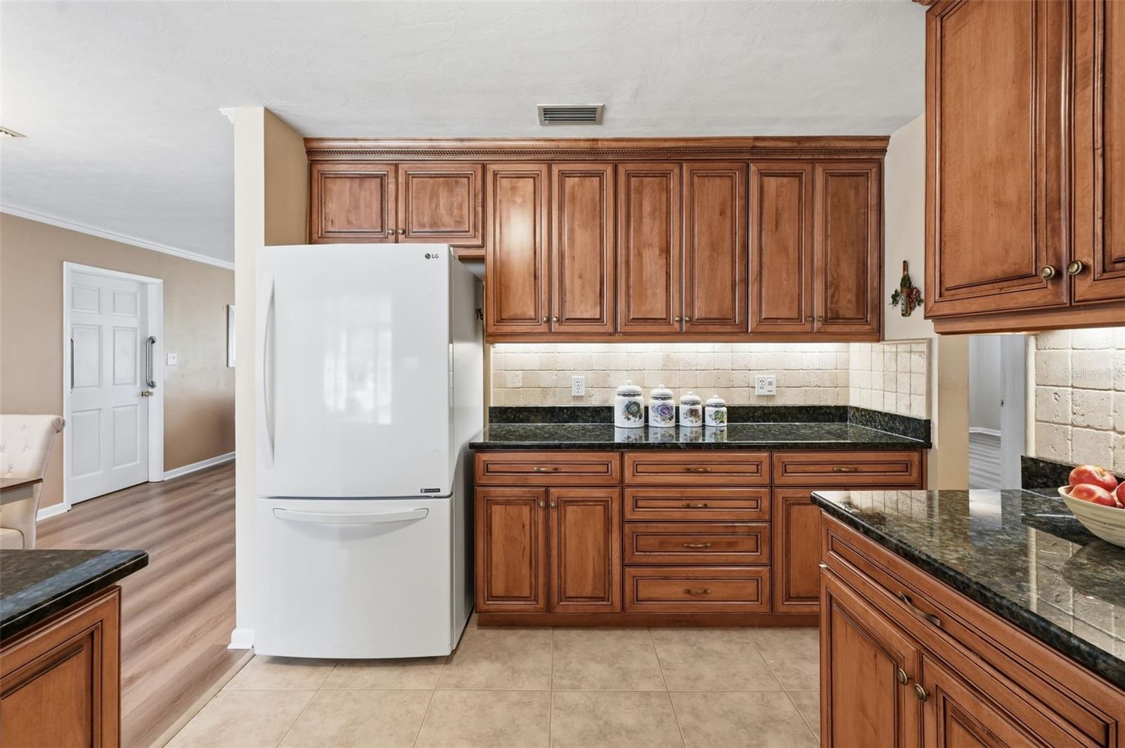 Image 13 of 44 For 700 Spencer Avenue