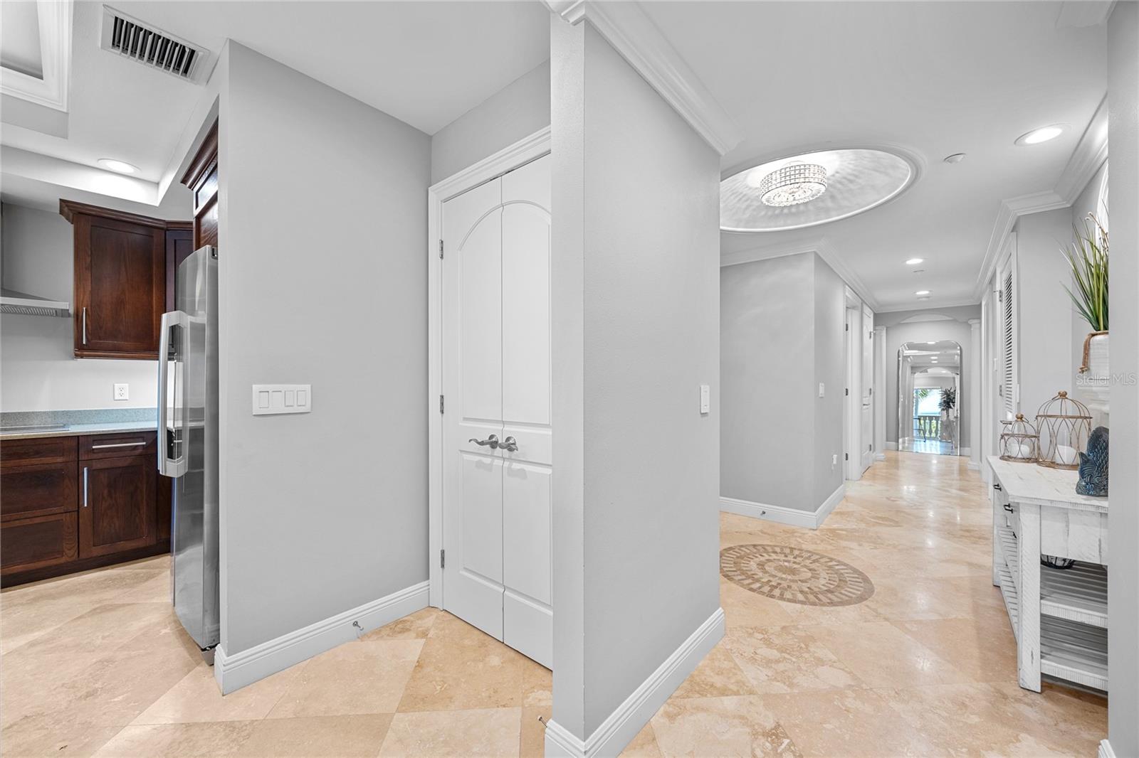 Image 21 of 57 For 604 Gulf Boulevard 207