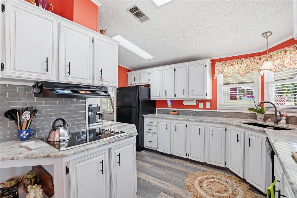 Image 11 of 38 For 1001 Starkey Road 282