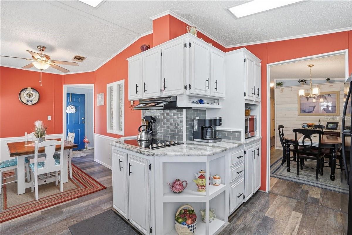 Image 12 of 38 For 1001 Starkey Road 282