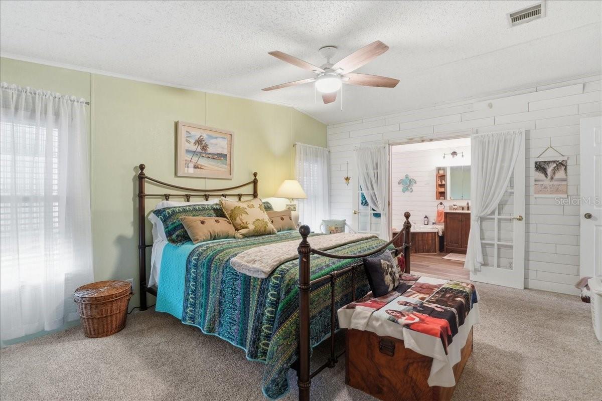 Image 19 of 38 For 1001 Starkey Road 282