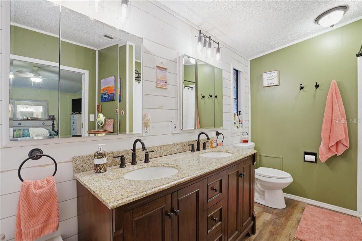 Image 21 of 38 For 1001 Starkey Road 282