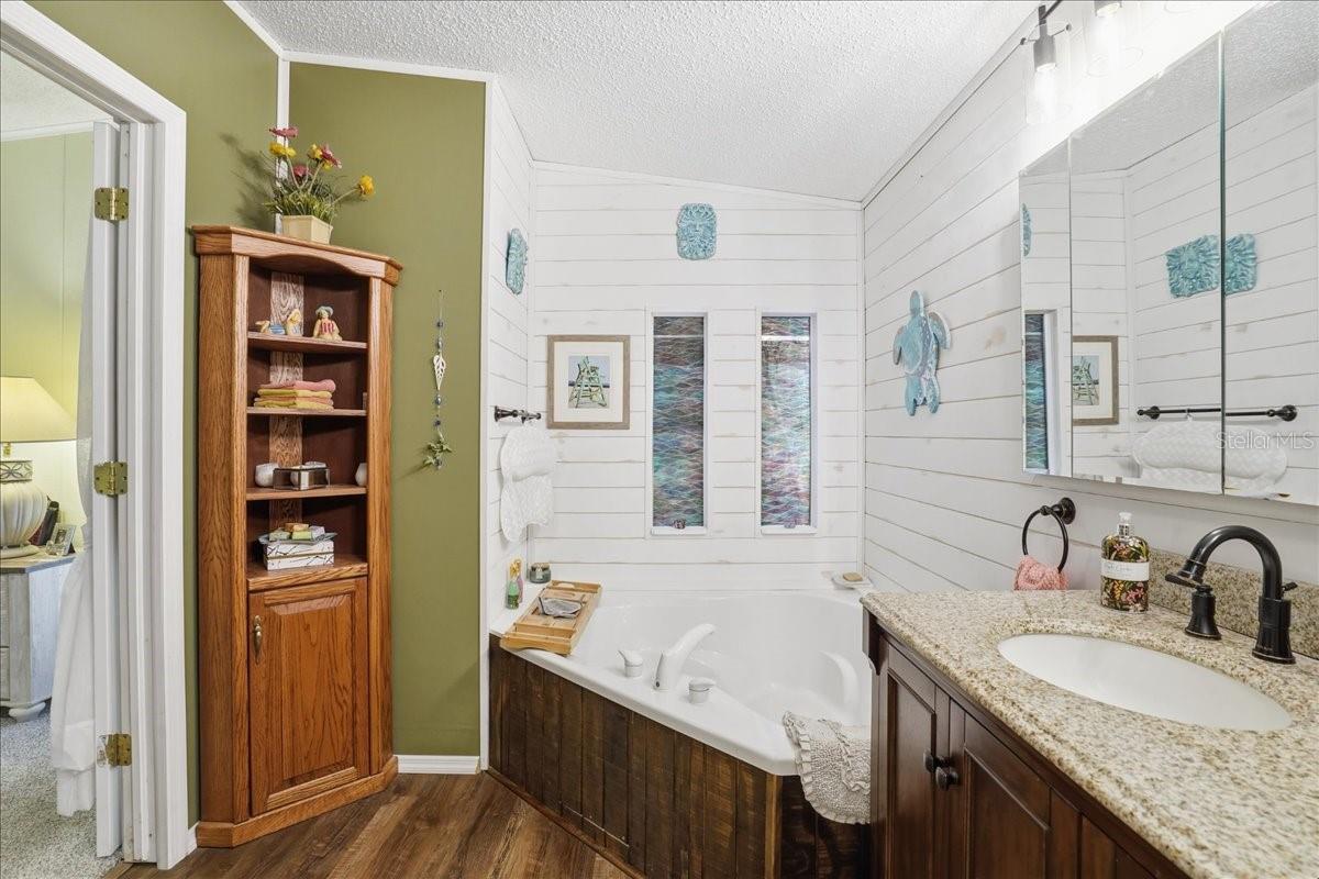 Image 22 of 38 For 1001 Starkey Road 282