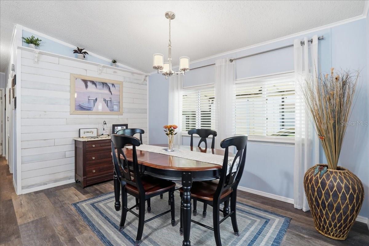 Image 5 of 38 For 1001 Starkey Road 282