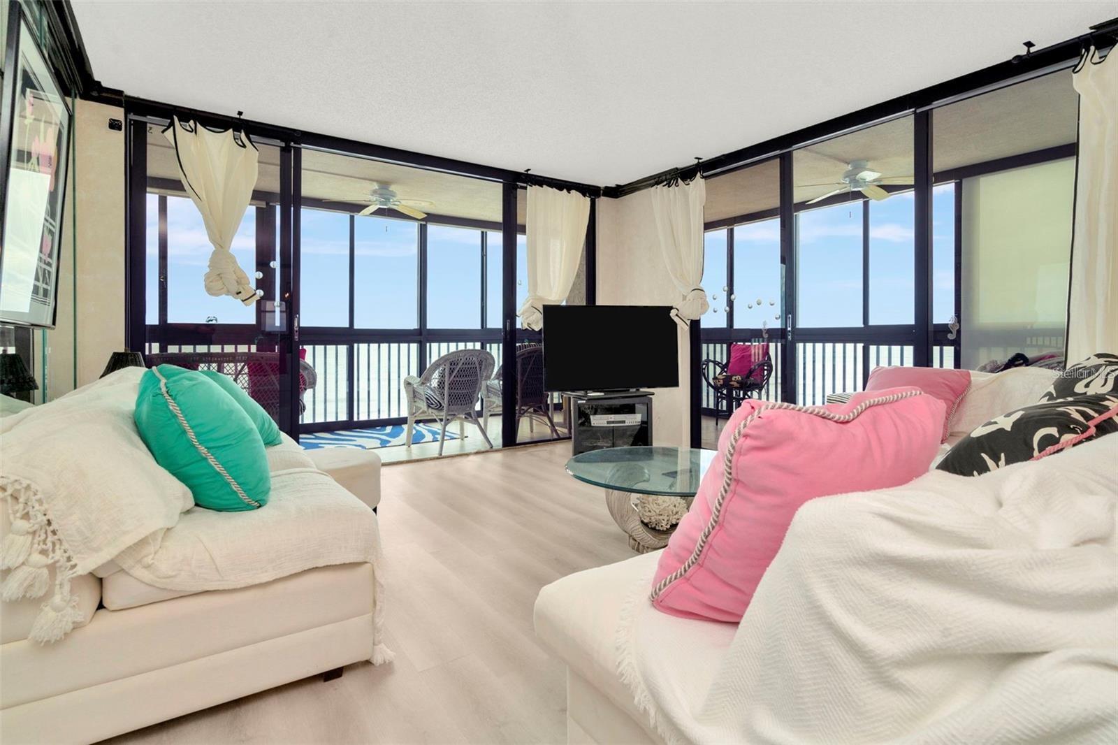 Image 11 of 35 For 15462 Gulf Boulevard 508