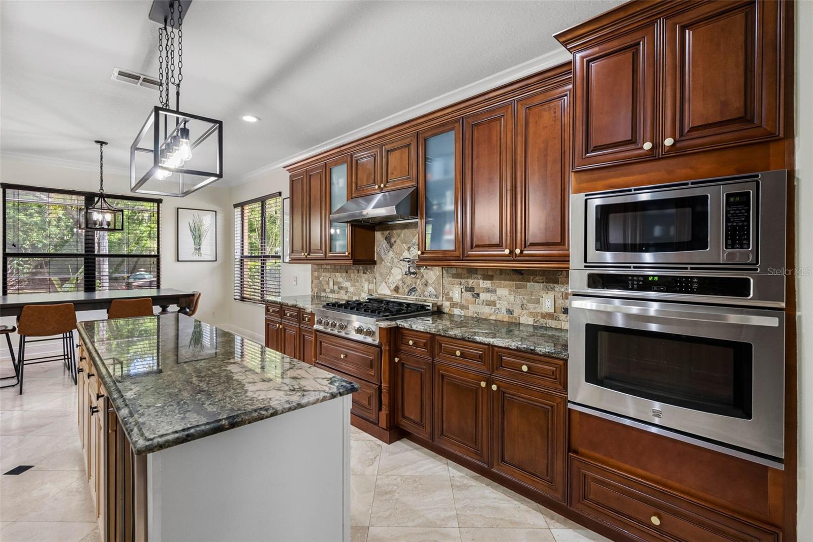 Image 12 of 55 For 22425 Oakville Drive