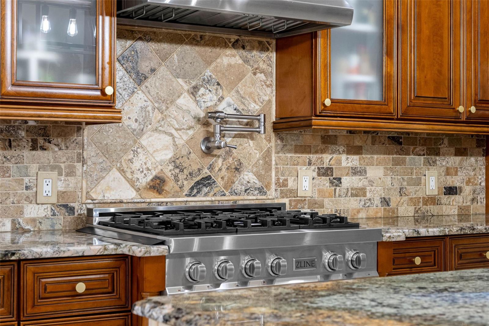 Image 13 of 55 For 22425 Oakville Drive