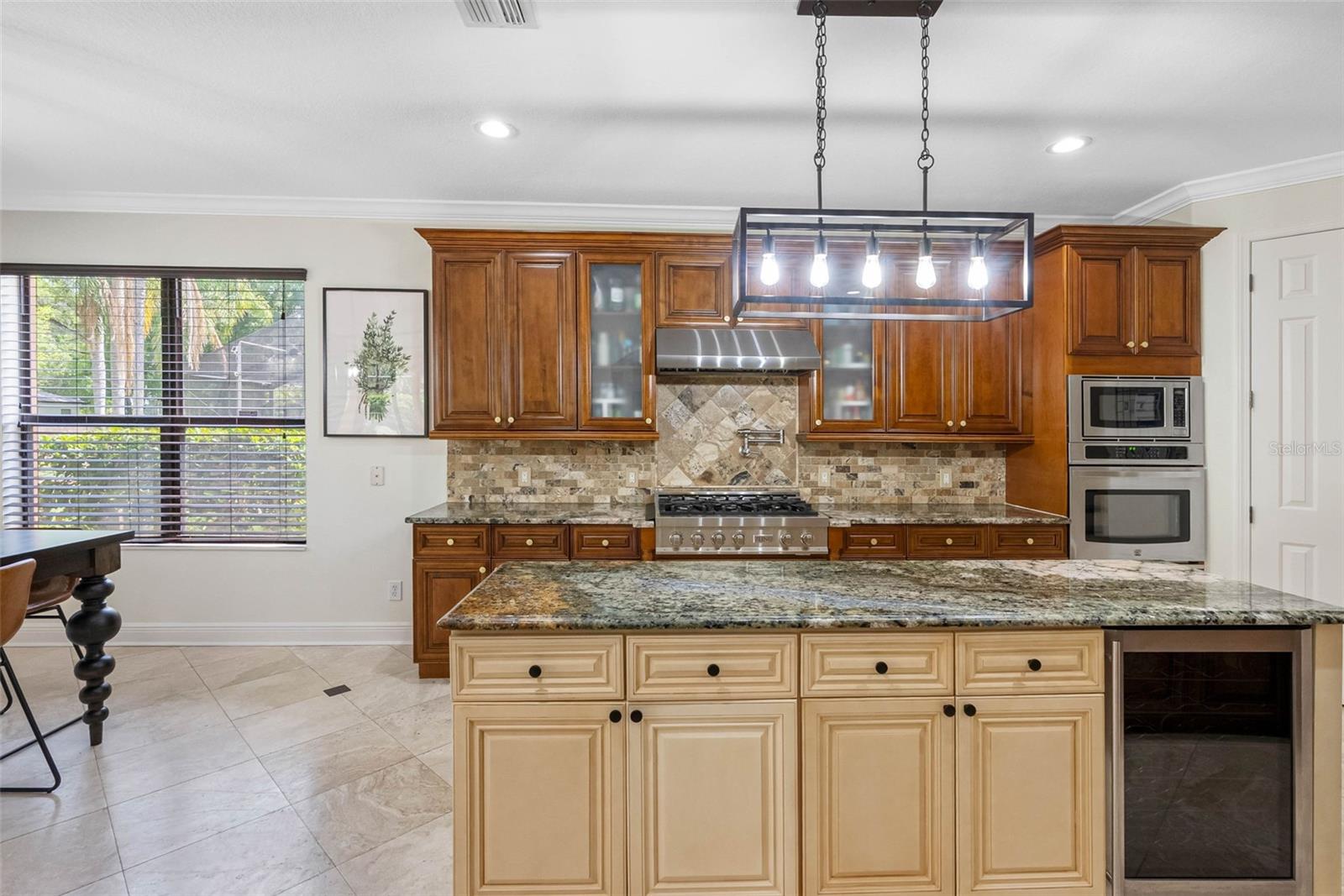 Image 16 of 55 For 22425 Oakville Drive