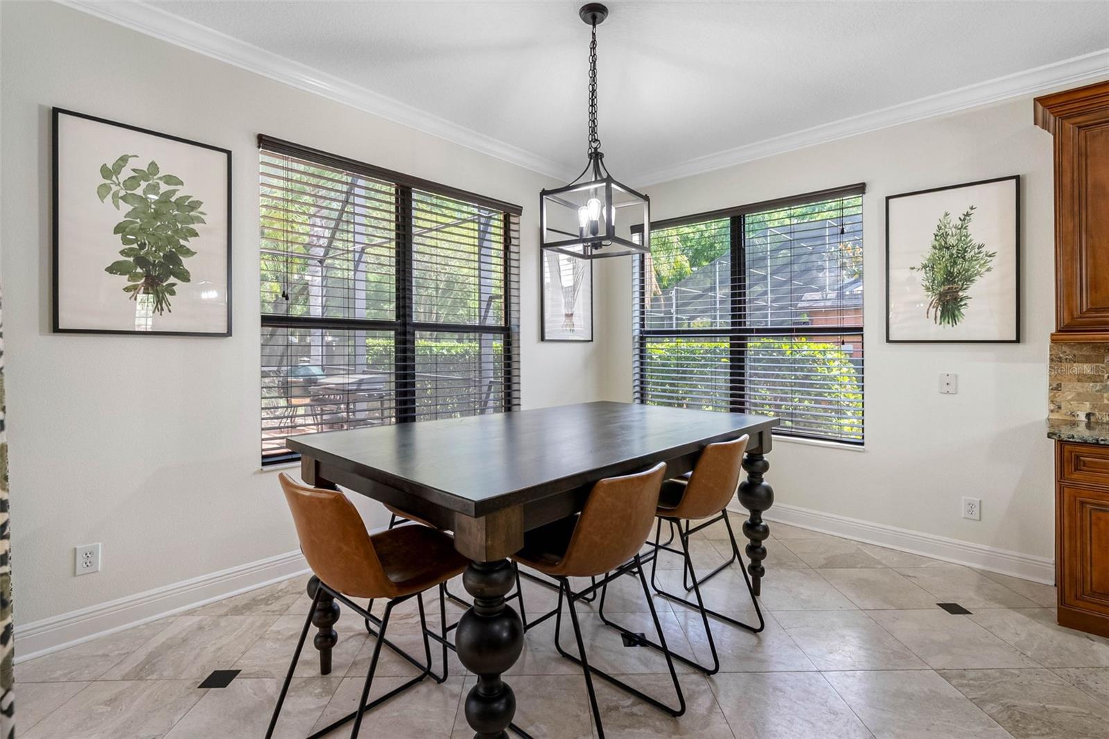 Image 17 of 55 For 22425 Oakville Drive