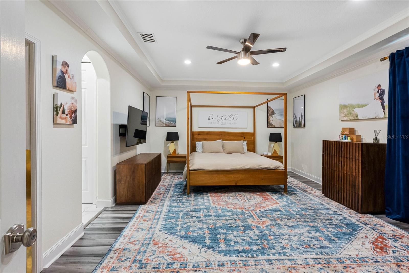 Image 18 of 55 For 22425 Oakville Drive