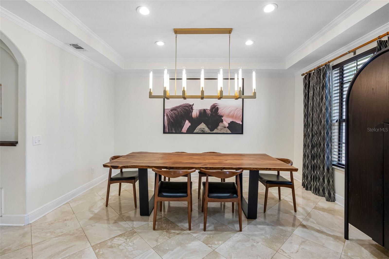 Image 5 of 55 For 22425 Oakville Drive