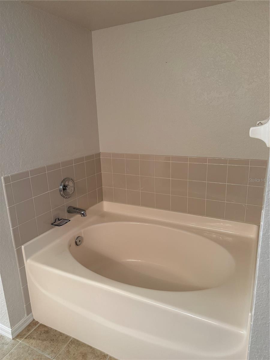 Image 17 of 30 For 1715 Hammocks Avenue 1715