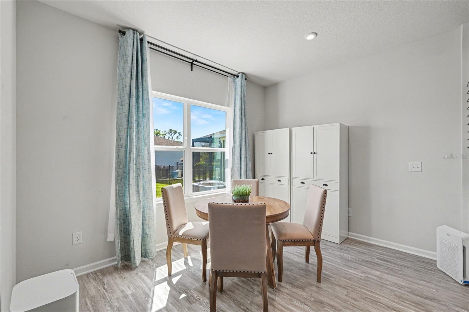 Image 14 of 39 For 10729 High Noon Trail