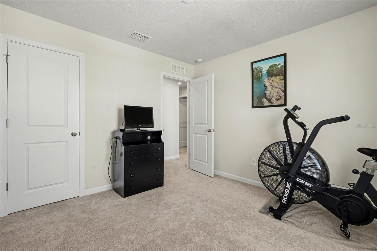 Image 27 of 39 For 10729 High Noon Trail