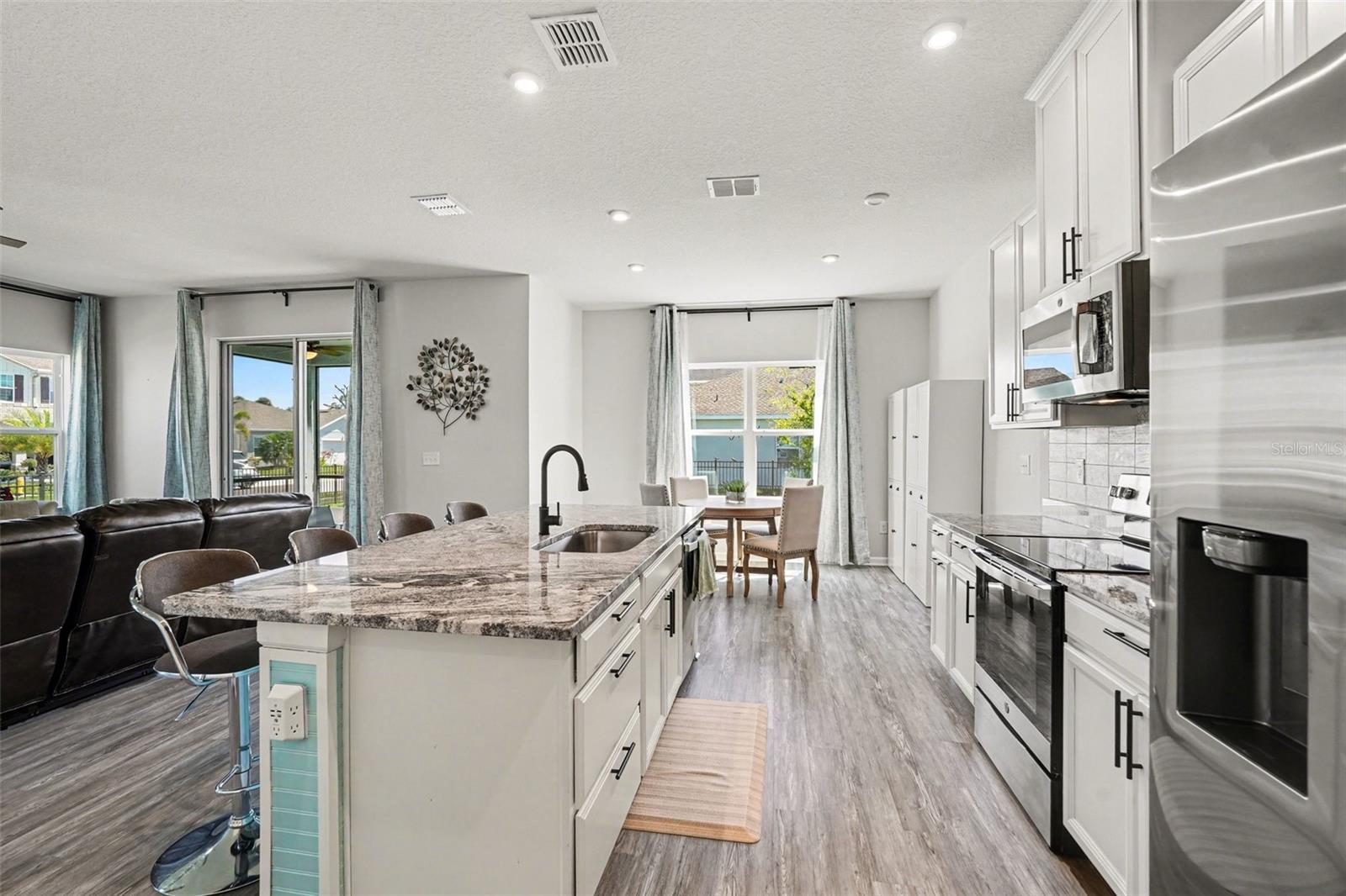 Image 7 of 39 For 10729 High Noon Trail