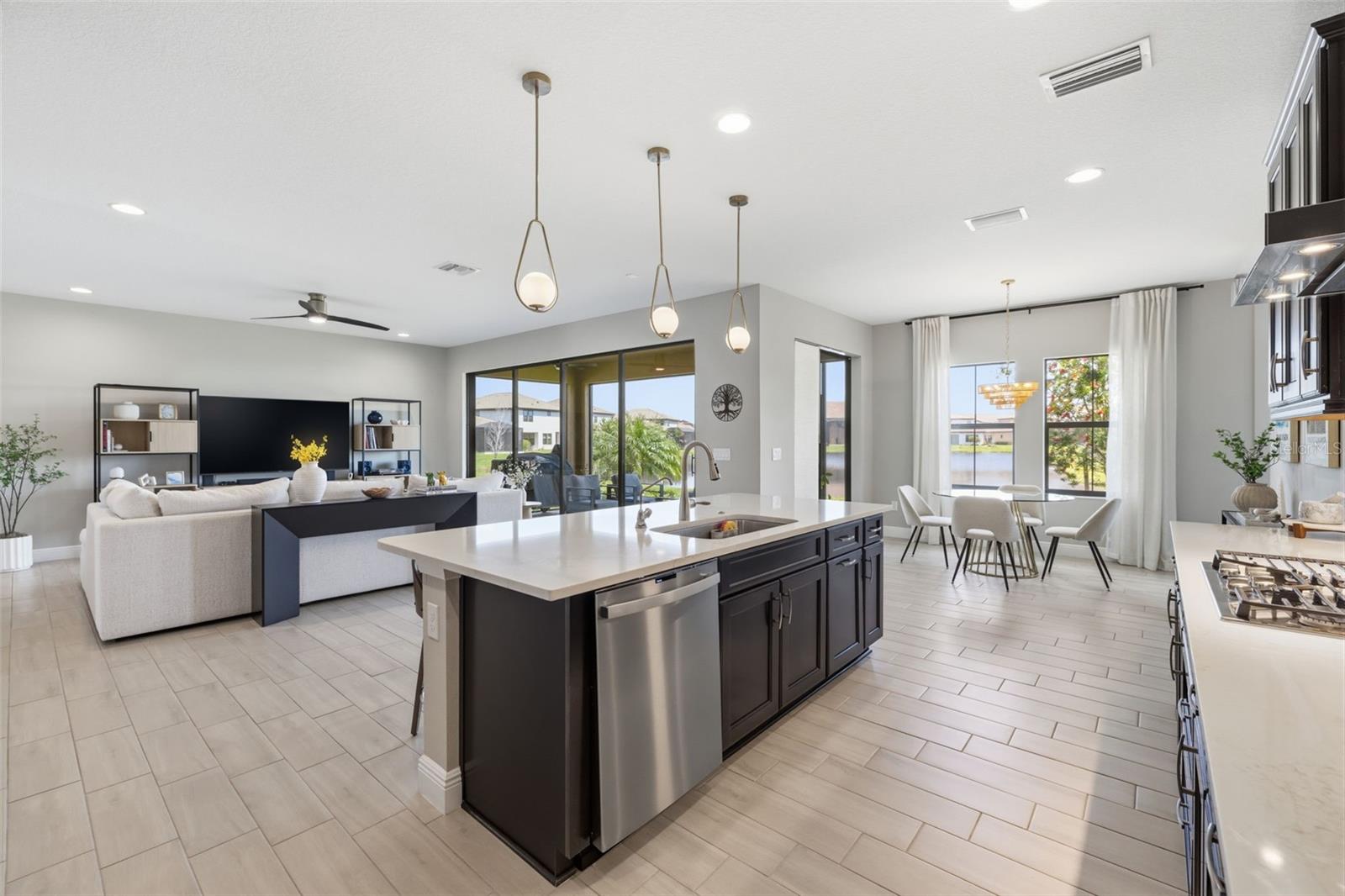 Image 12 of 60 For 8310 Carrhill Place