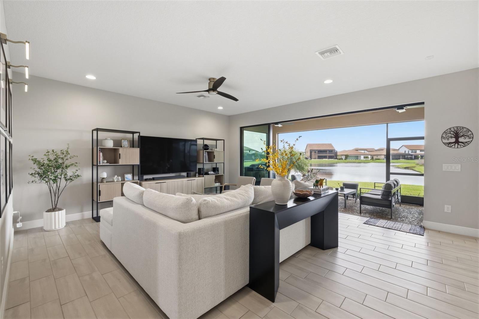 Image 4 of 60 For 8310 Carrhill Place