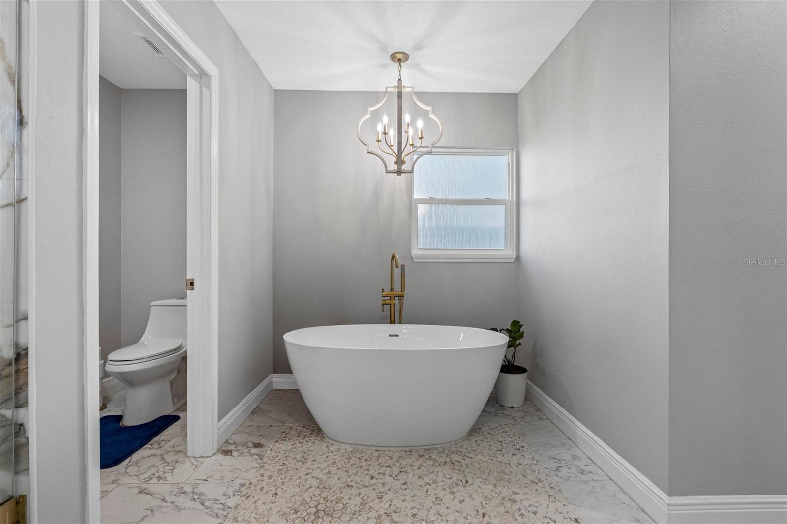 Image 15 of 37 For 3922 Bay View Avenue