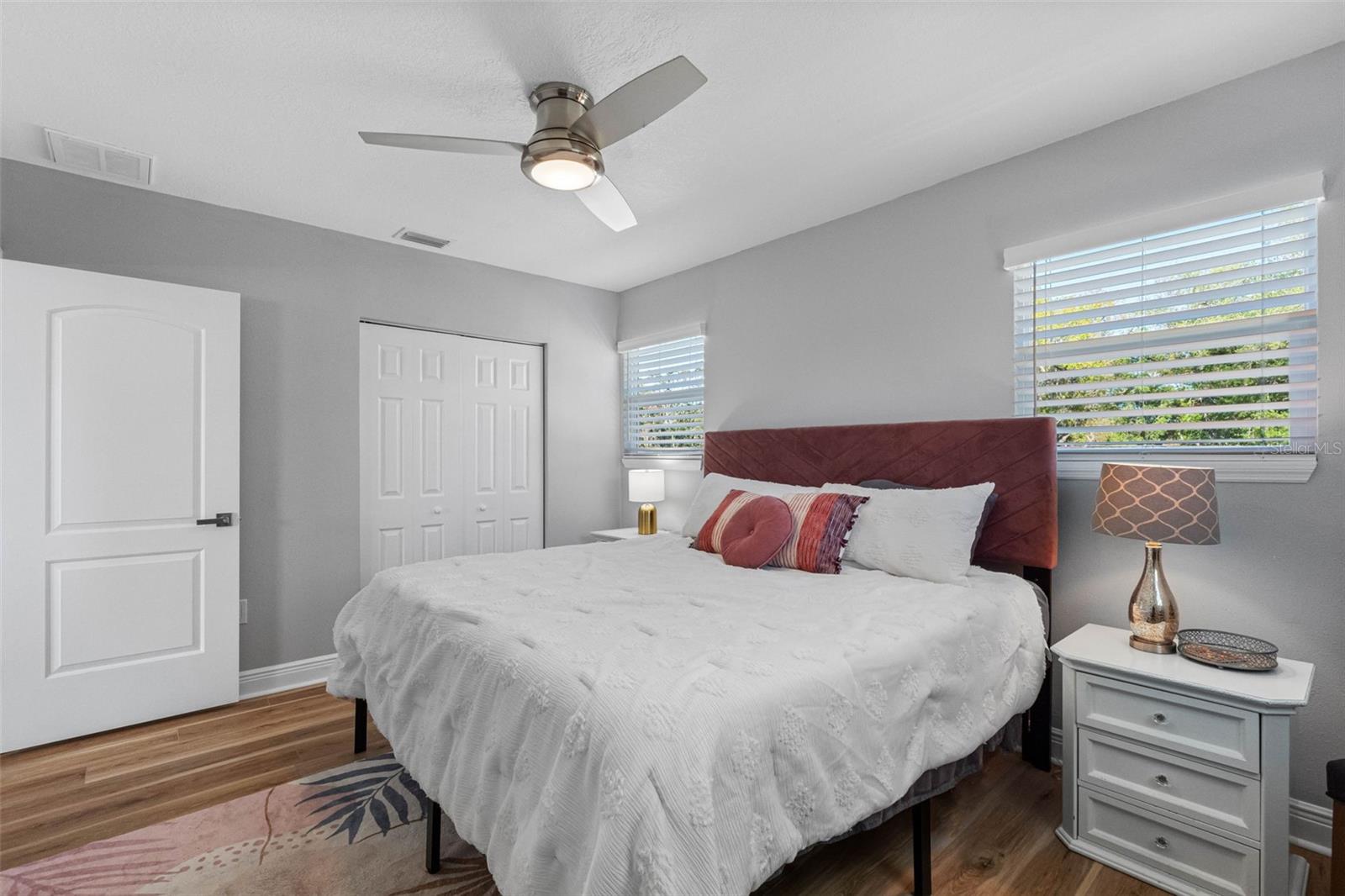 Image 21 of 37 For 3922 Bay View Avenue