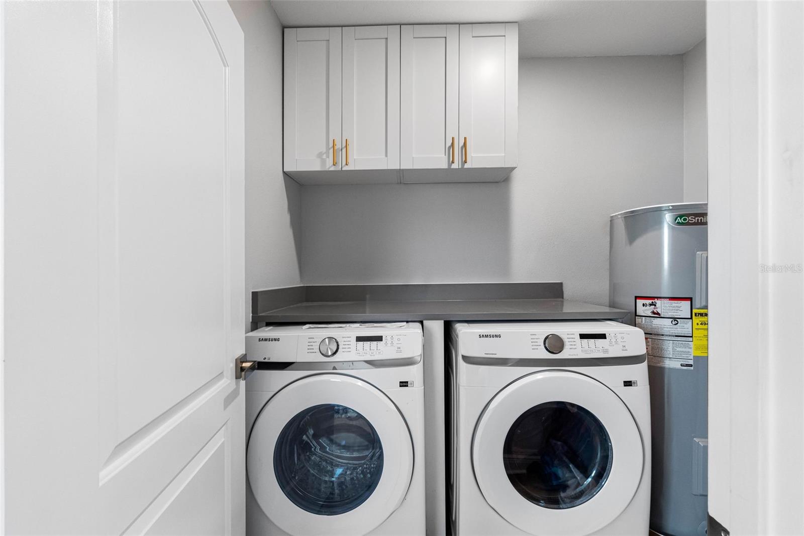 Image 24 of 37 For 3922 Bay View Avenue