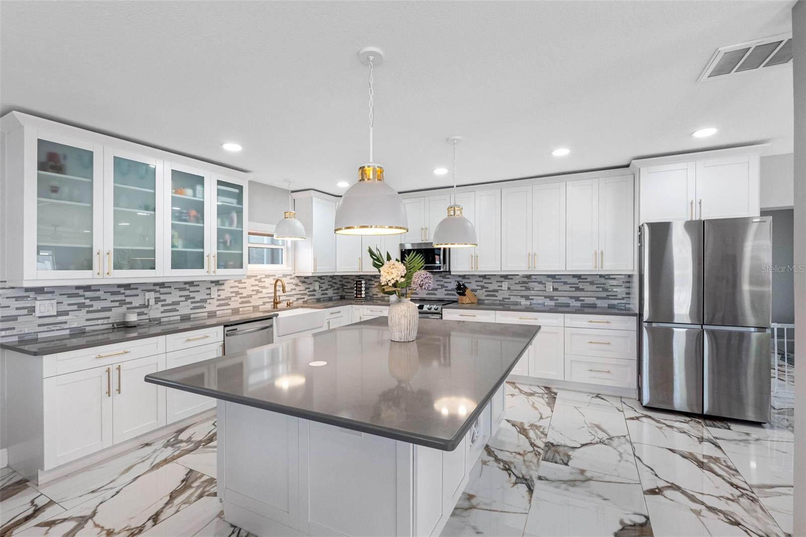 Image 7 of 37 For 3922 Bay View Avenue