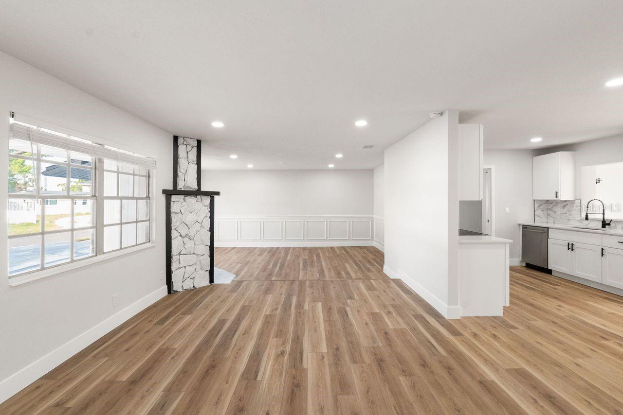 Image 11 of 28 For 4403 Golfwood Boulevard