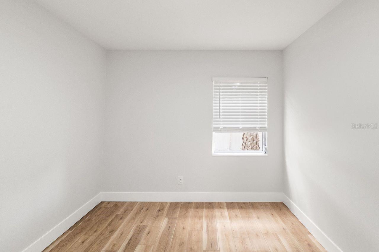 Image 16 of 28 For 4403 Golfwood Boulevard