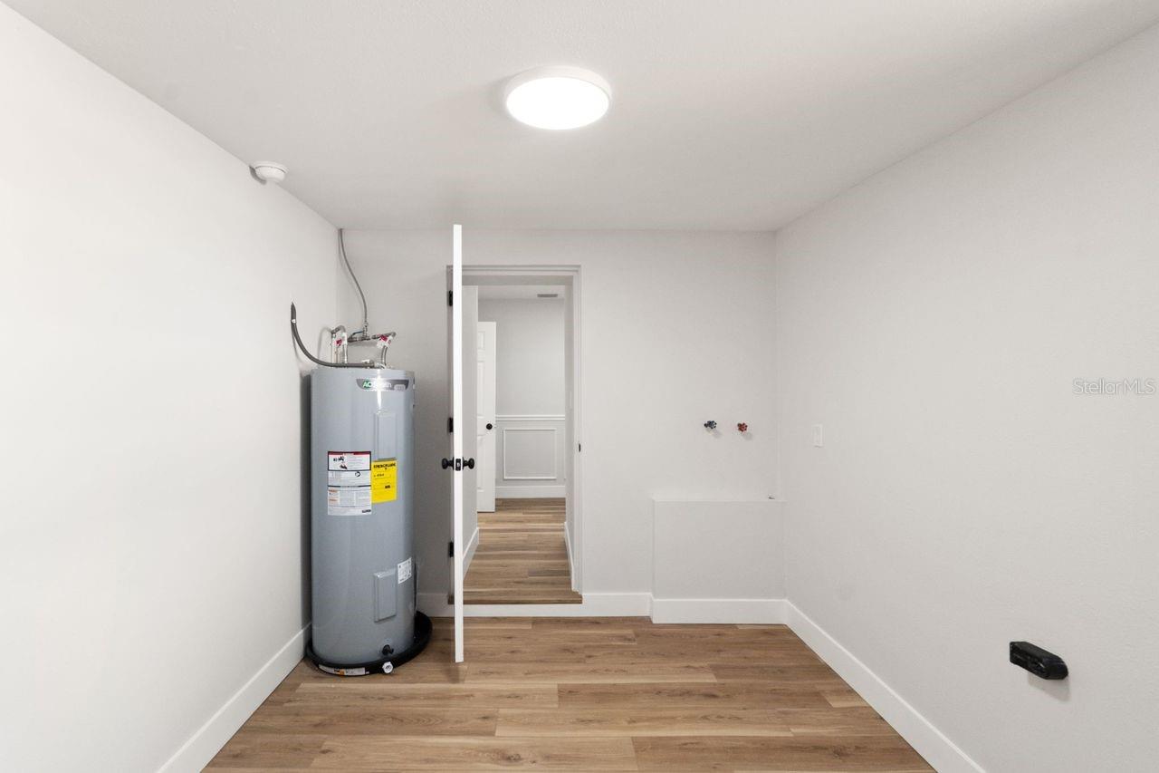 Image 21 of 28 For 4403 Golfwood Boulevard