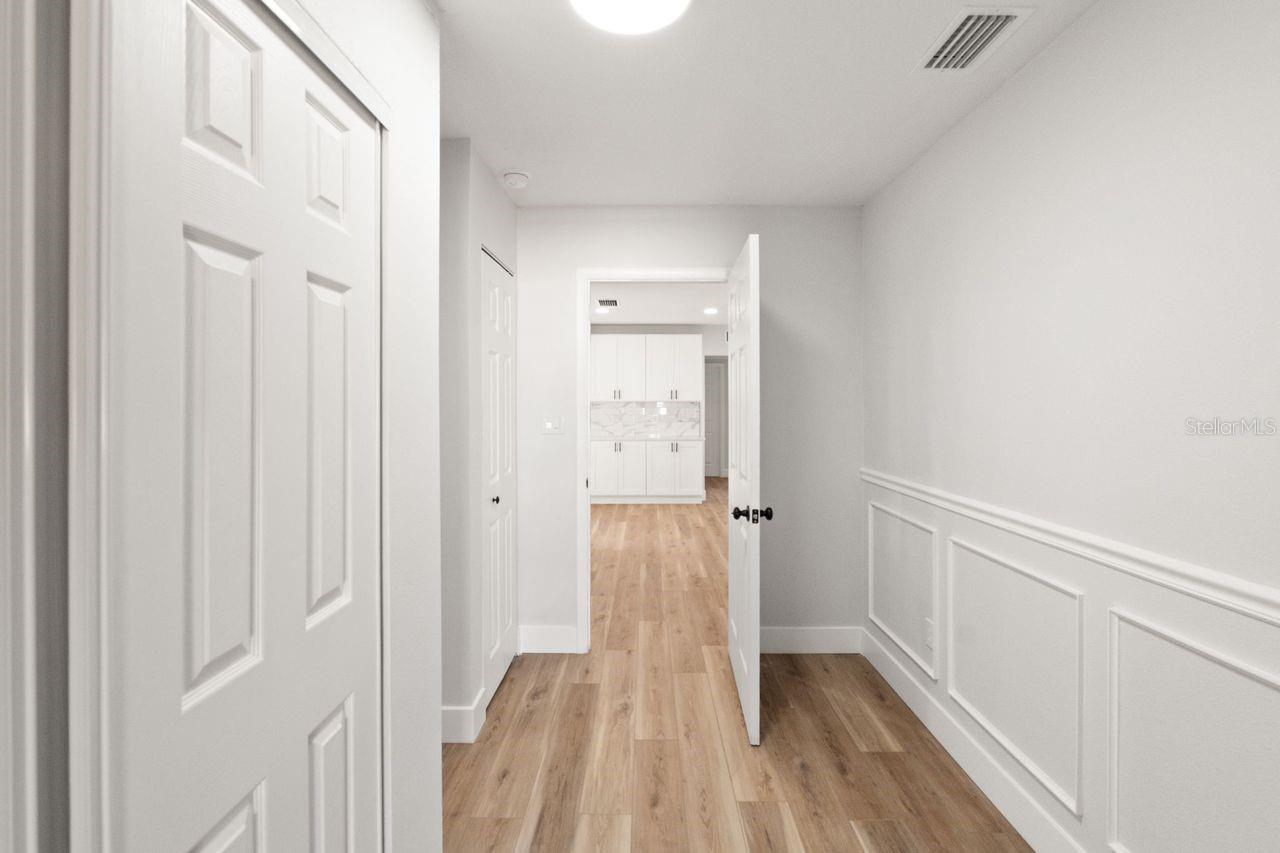 Image 23 of 28 For 4403 Golfwood Boulevard