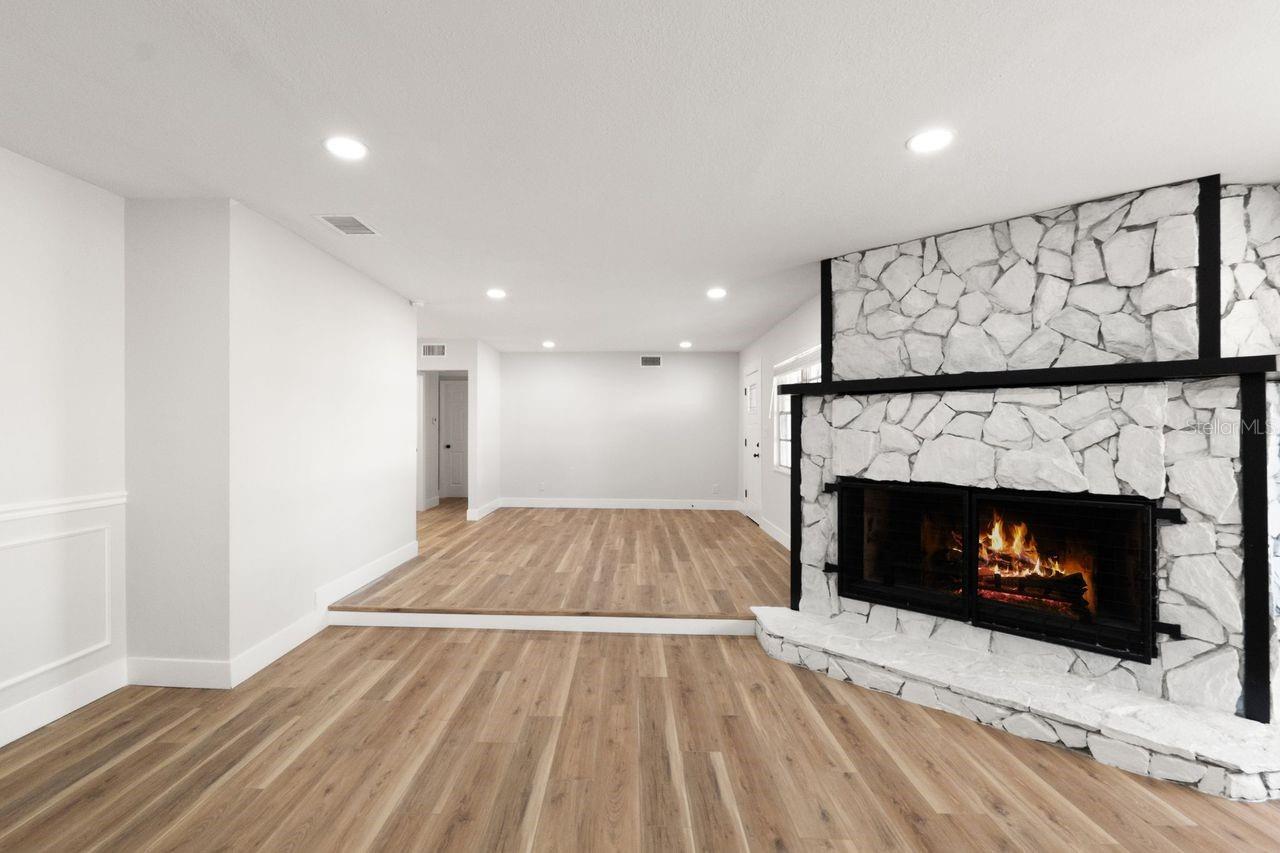 Image 4 of 28 For 4403 Golfwood Boulevard