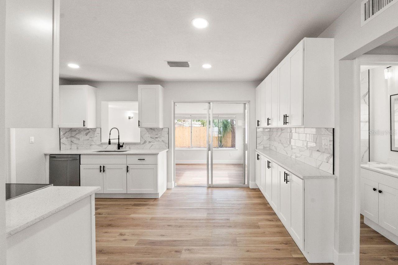 Image 7 of 28 For 4403 Golfwood Boulevard