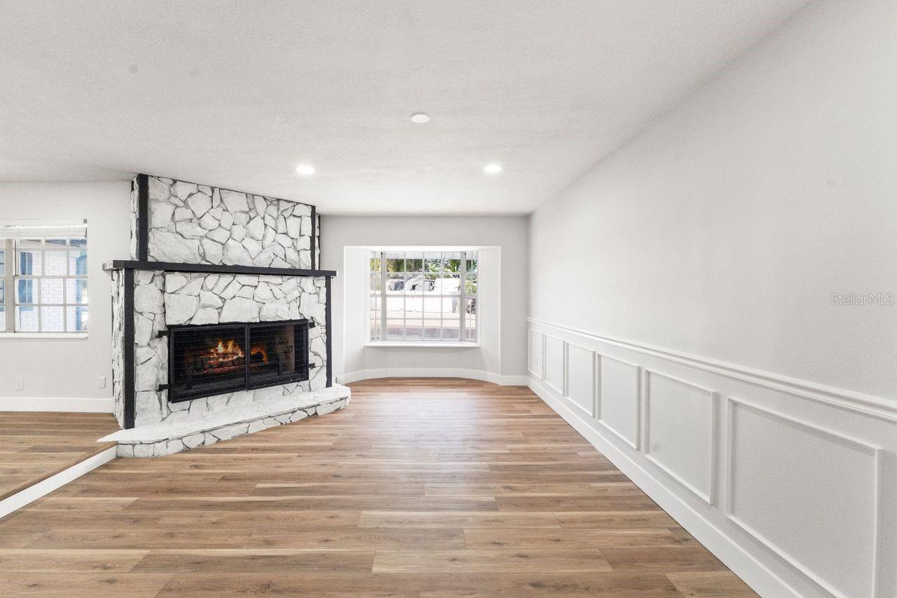 Image 9 of 28 For 4403 Golfwood Boulevard