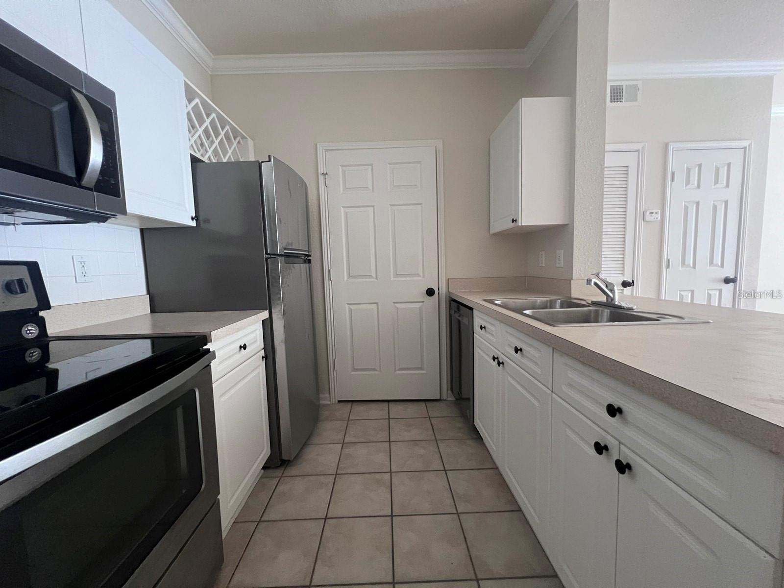 Image 6 of 21 For 1216 Missouri Avenue 426