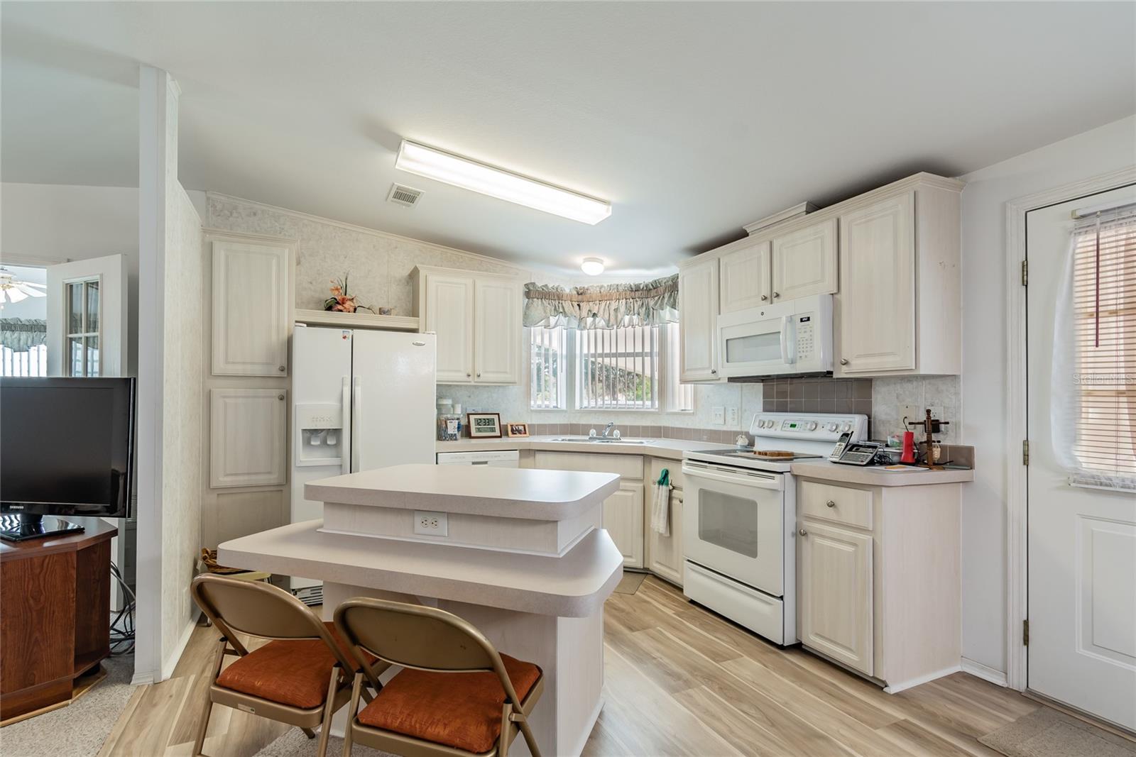 Image 21 of 30 For 35005 Fraser Street