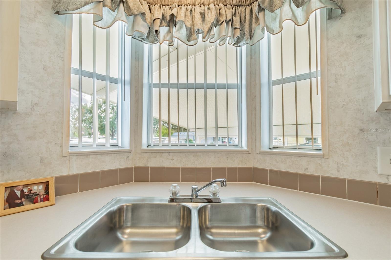 Image 22 of 30 For 35005 Fraser Street