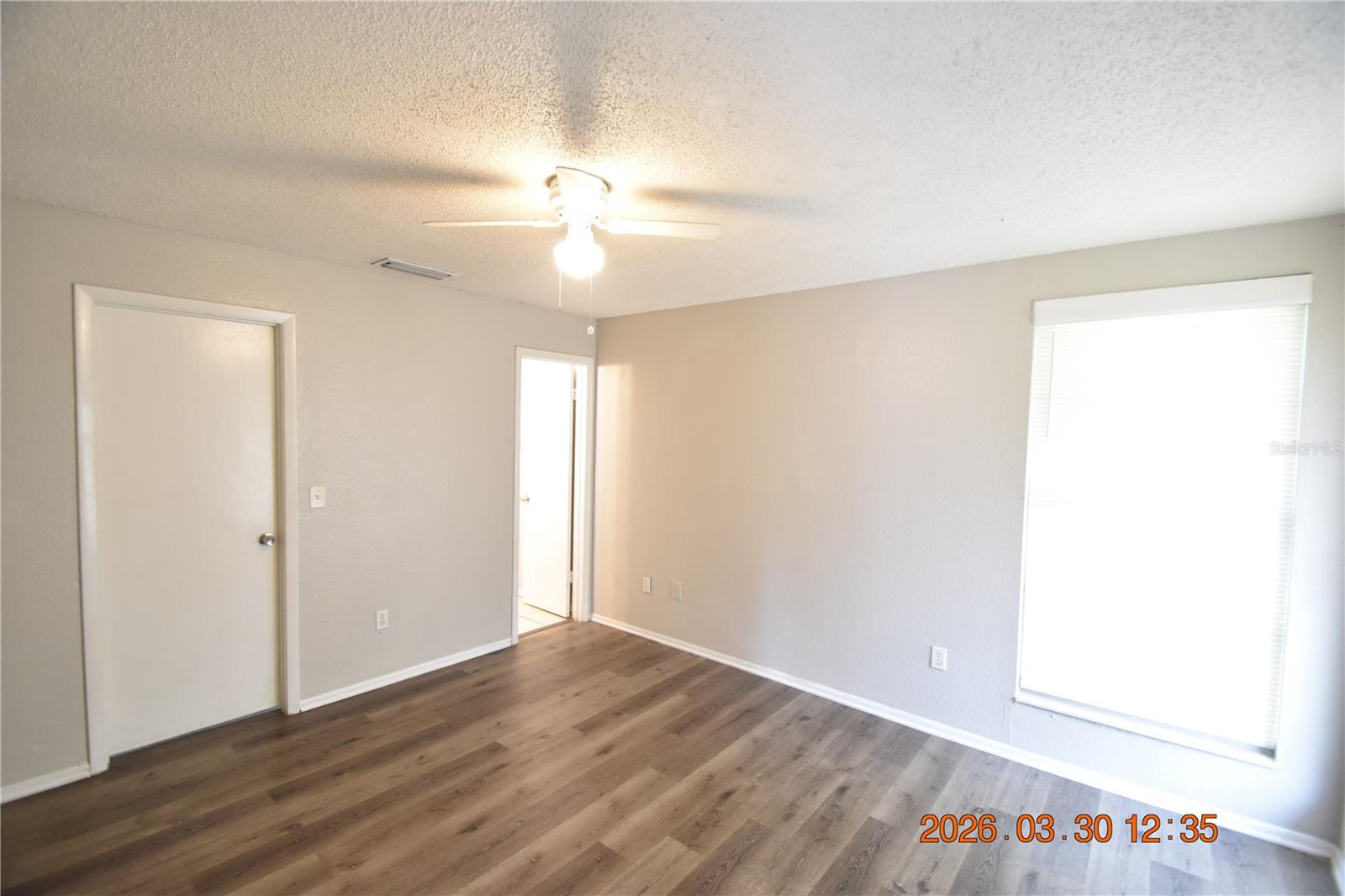 Image 10 of 39 For 2014 Linebaugh Avenue