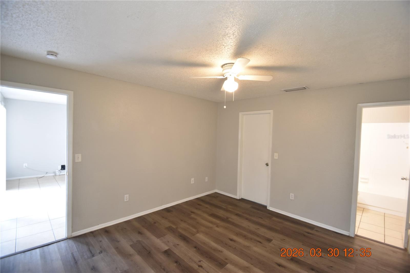 Image 11 of 39 For 2014 Linebaugh Avenue