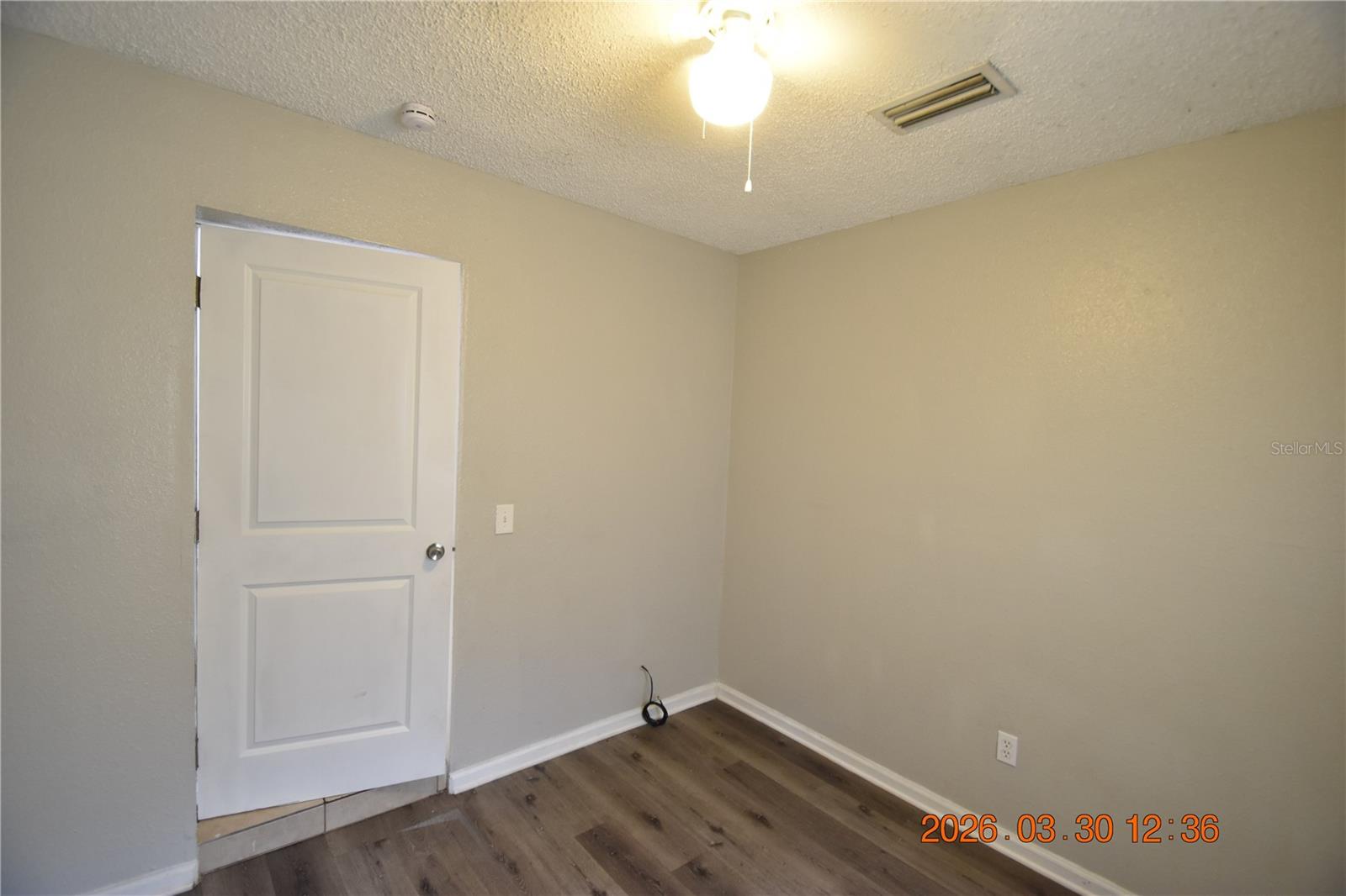 Image 19 of 39 For 2014 Linebaugh Avenue