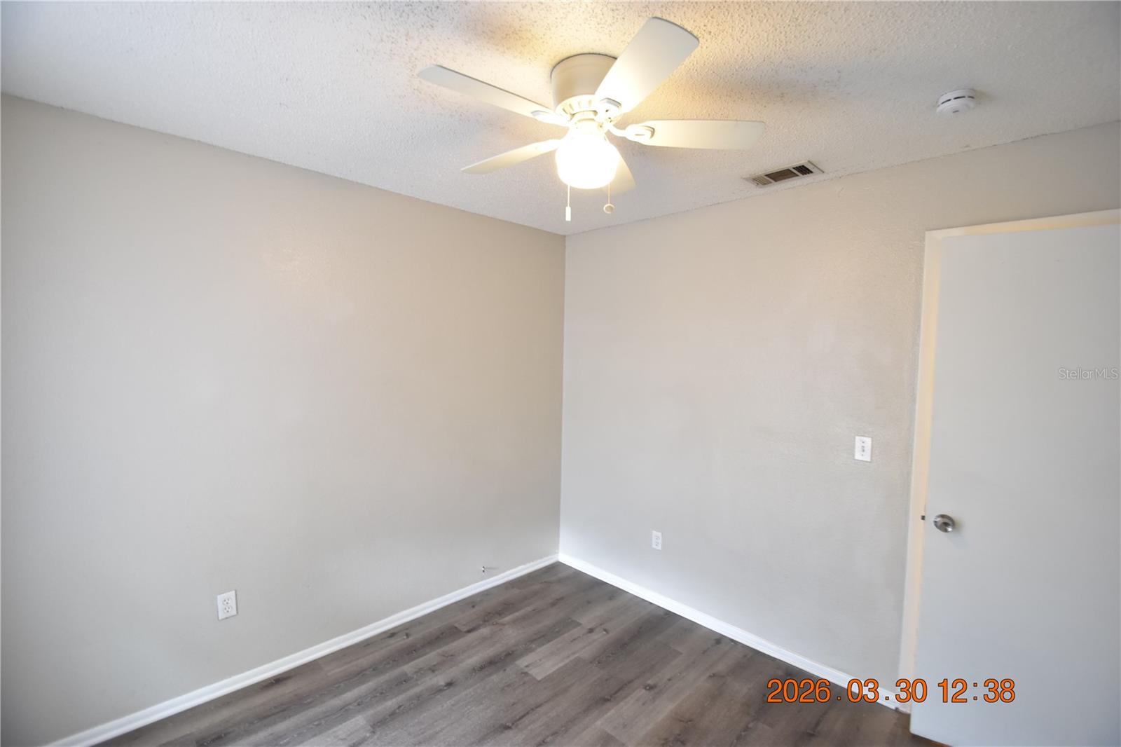 Image 27 of 39 For 2014 Linebaugh Avenue