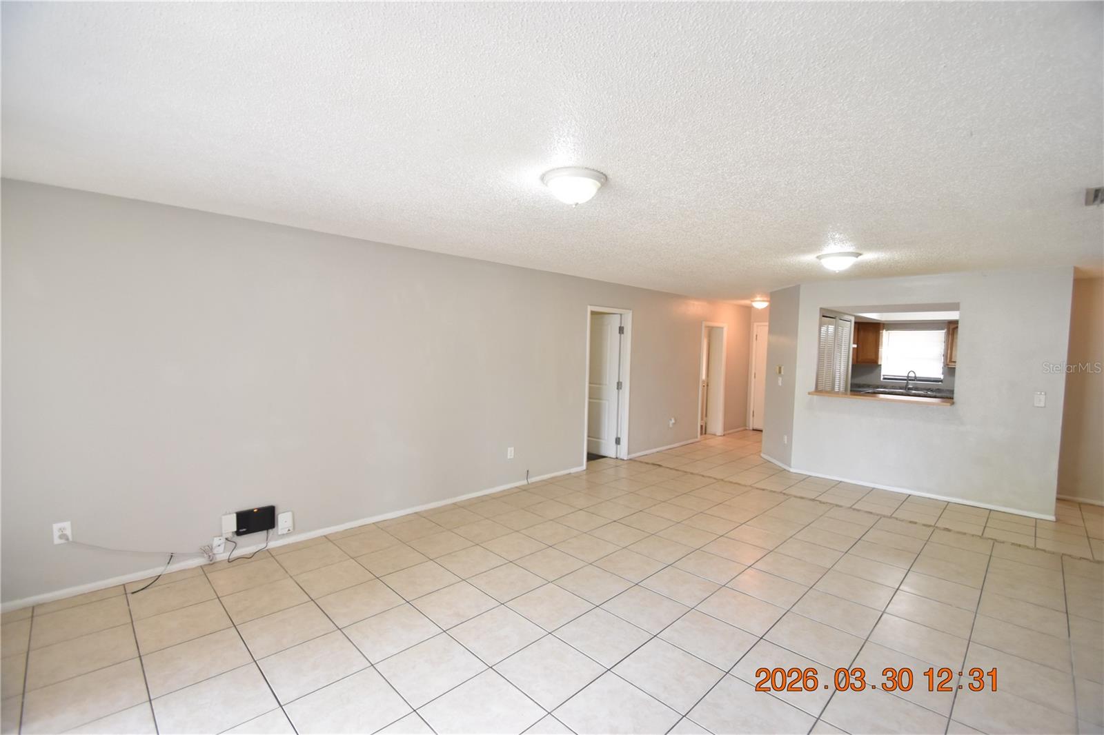 Image 4 of 39 For 2014 Linebaugh Avenue