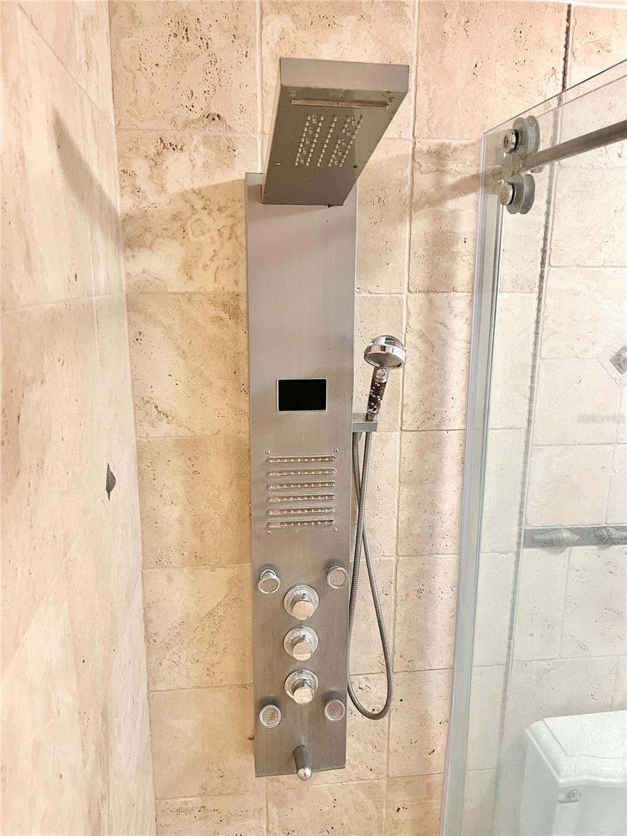 Image 11 of 17 For 18650 Gulf Boulevard 315