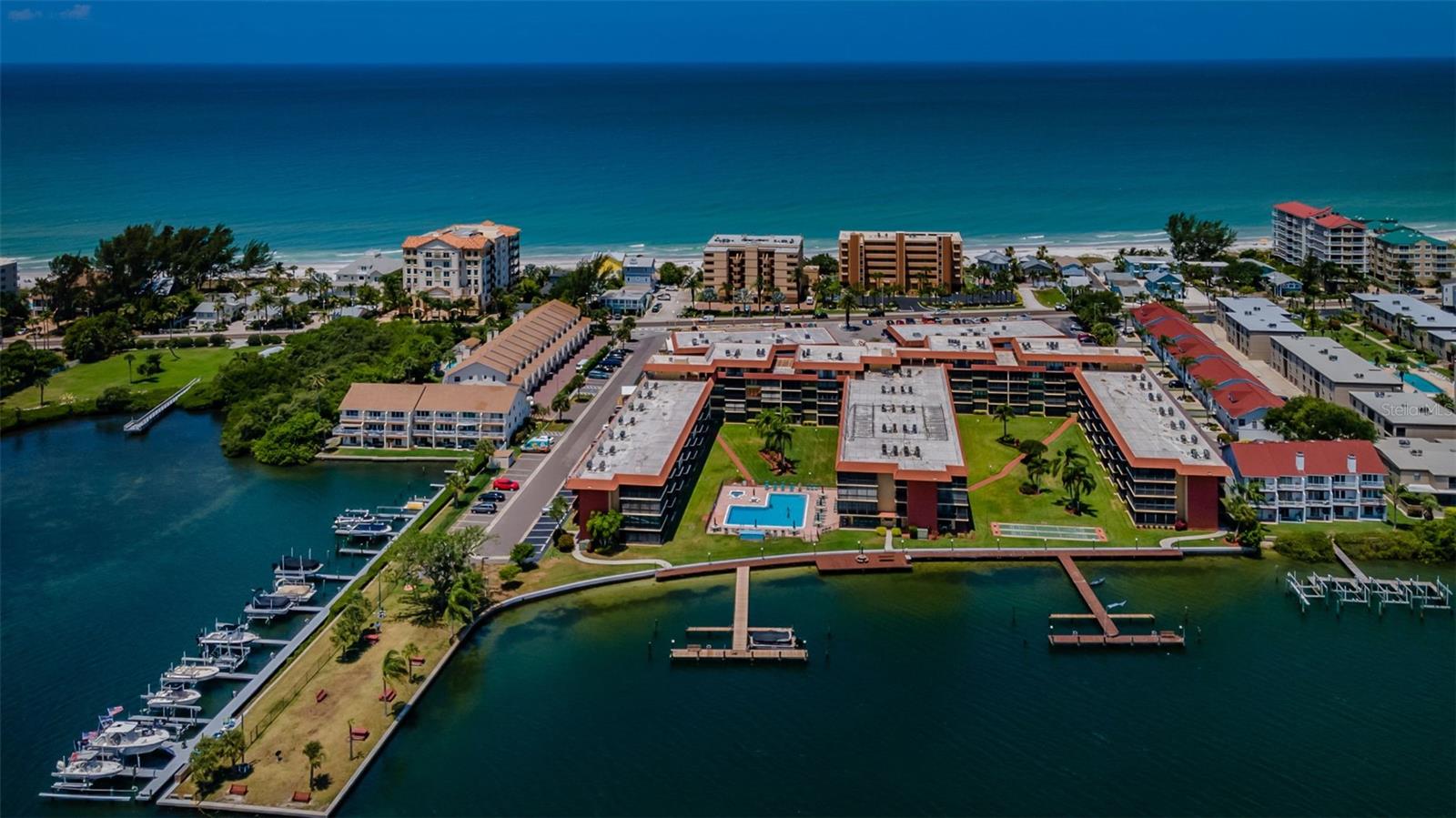 Image 17 of 24 For 19701 Gulf Boulevard 112