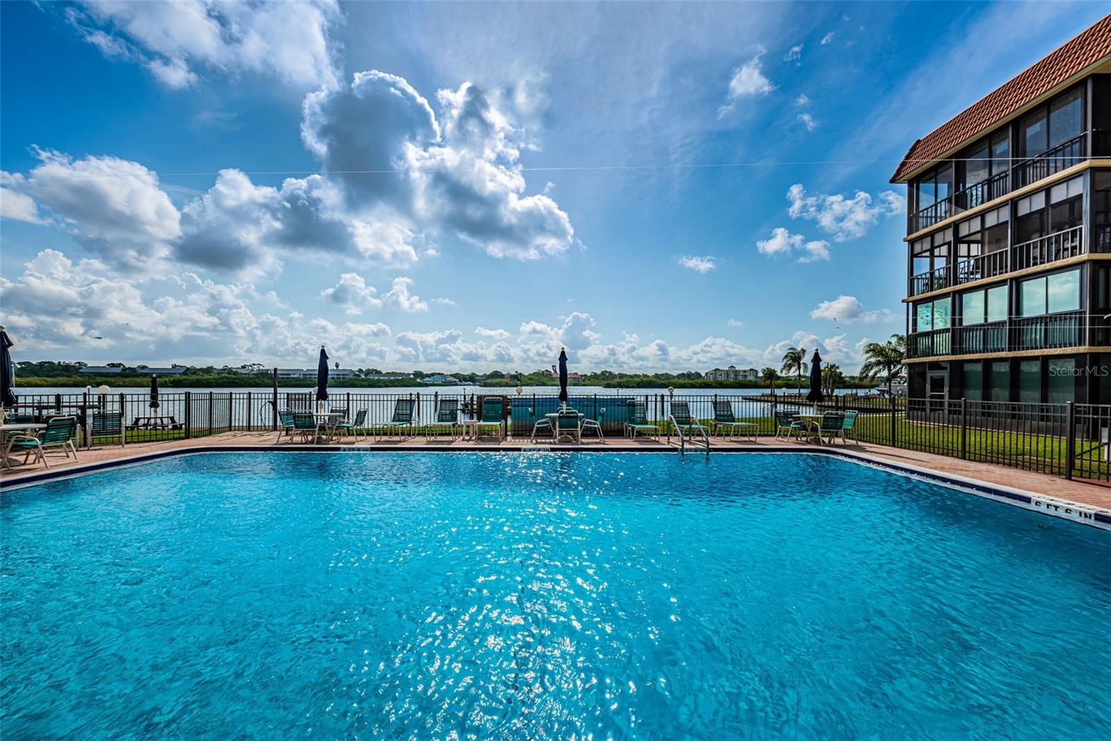 Image 18 of 24 For 19701 Gulf Boulevard 112