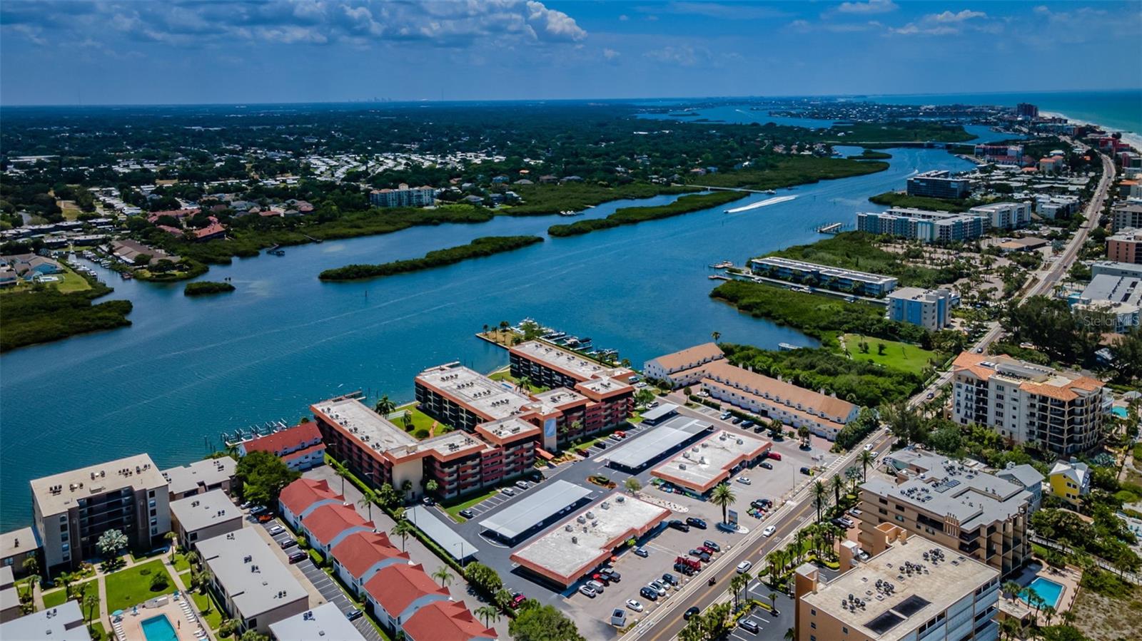 Image 19 of 24 For 19701 Gulf Boulevard 112