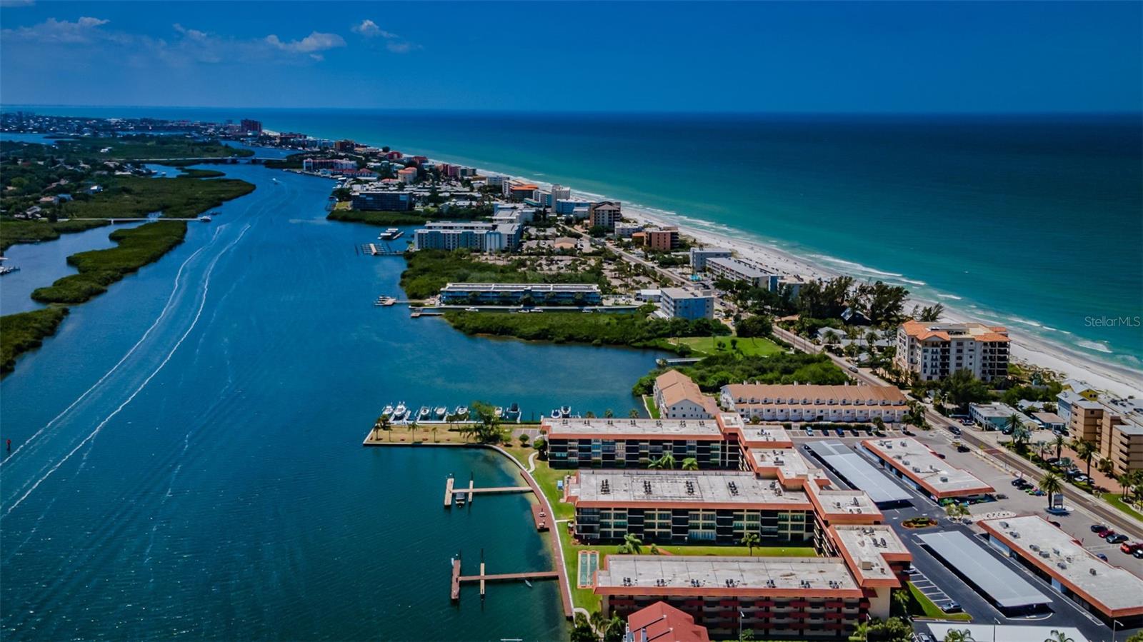 Image 21 of 24 For 19701 Gulf Boulevard 112