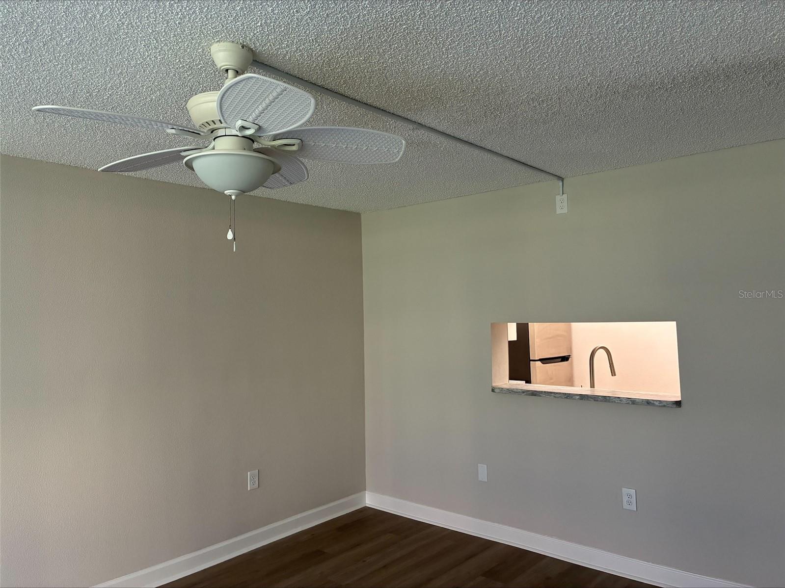 Image 6 of 24 For 19701 Gulf Boulevard 112